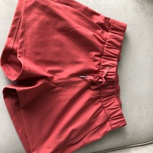 On the fly short size 6